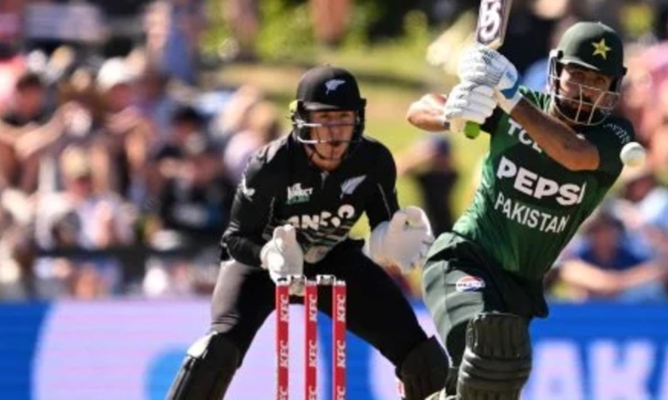 Pakistans Khushdil Shah fined for shoulder barge against New Zealand in 1st T20 Pakistans Khushdil Shah fined for shoulder barge against New Zealand in 1st T20