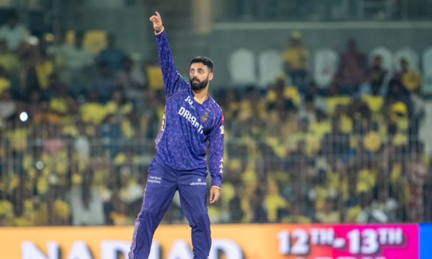 KKR restrict CSK to 103 for 9