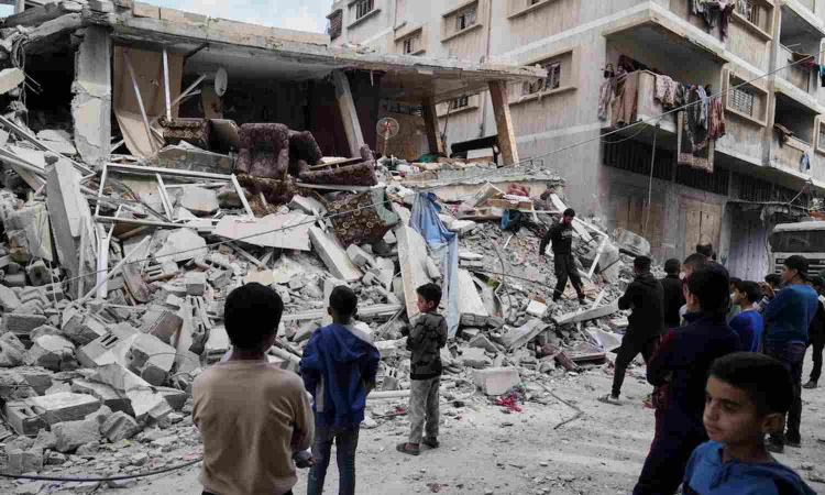 At least 25 people killed by Israeli gunshots, strikes in Gaza, some while seeking aid At least 25 people killed by Israeli gunshots, strikes in Gaza, some while seeking aid
