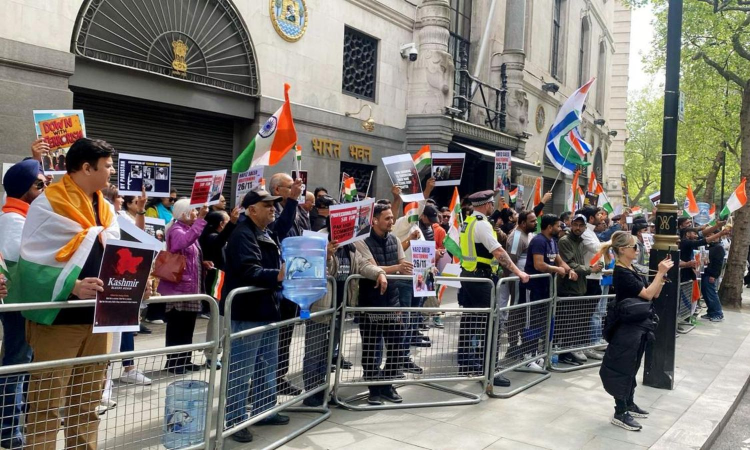 Pahalgam attack: Indian diaspora groups counter Pakistani protest in London Pahalgam attack: Indian diaspora groups counter Pakistani protest in London