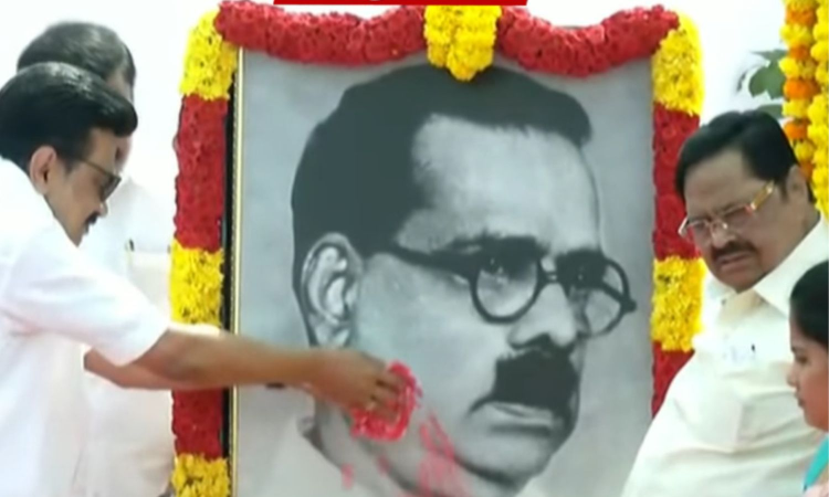 CM Stalin pays floral tribute to poet Bharathidasan on his birth anniversary CM Stalin pays floral tribute to poet Bharathidasan on his birth anniversary