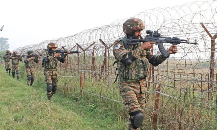 Shelling by Pak troops in JKs Kupwara Shelling by Pak troops in JKs Kupwara