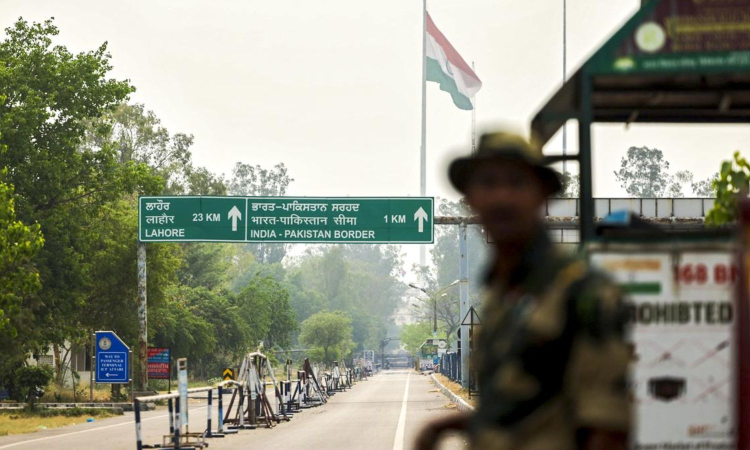 Pakistan to allow stranded citizens in India return via Wagah border after visa revocations Pakistan to allow stranded citizens in India return via Wagah border after visa revocations