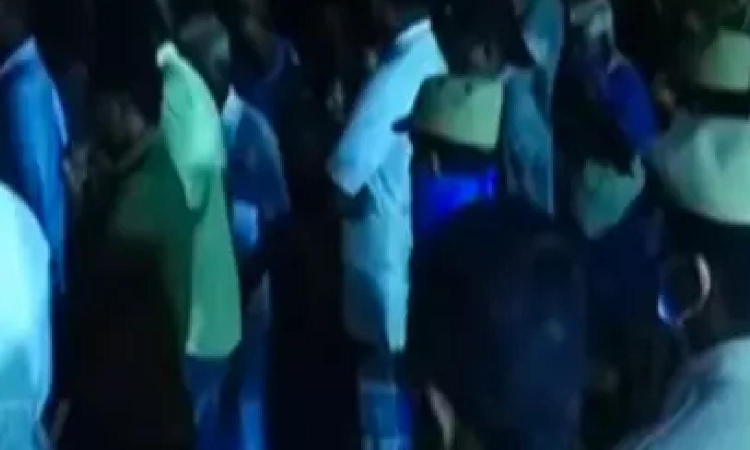 Elderly couple robbed and killed in Erode; police form 8 special teams Elderly couple robbed and killed in Erode; police form 8 special teams