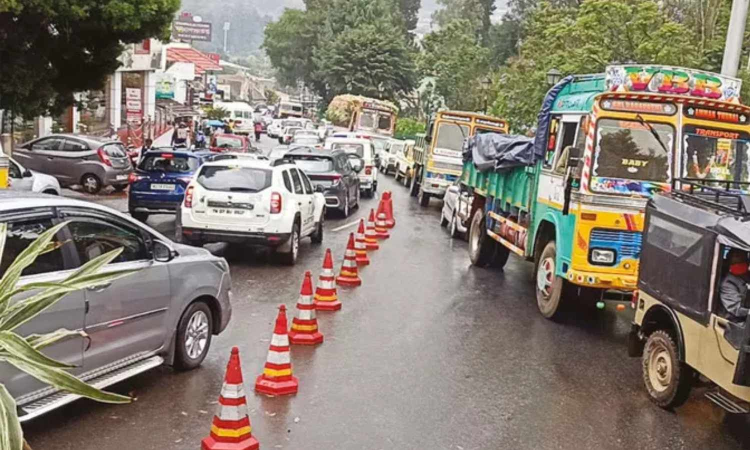 Ooty struggles under summer tourist rush as traffic grinds to halt Ooty struggles under summer tourist rush as traffic grinds to halt