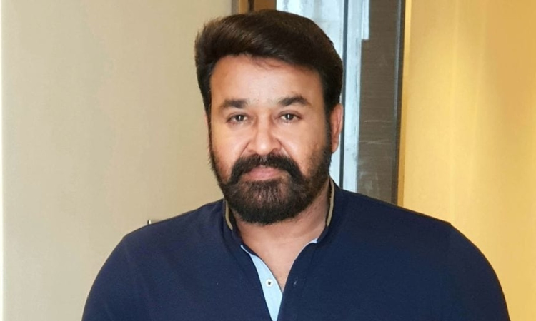 Dadasaheb Phalke Award: Mohanlal arrives in Kerala, thanks fans and family