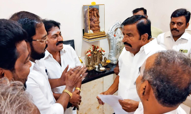 Gandhi market traders’ demands to be fulfilled soon, assures TN minister KN Nehru Gandhi market traders’ demands to be fulfilled soon, assures TN minister KN Nehru