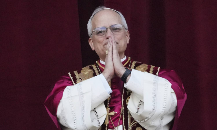 In his first words, Pope Leo XIV says Peace be with you In his first words, Pope Leo XIV says Peace be with you