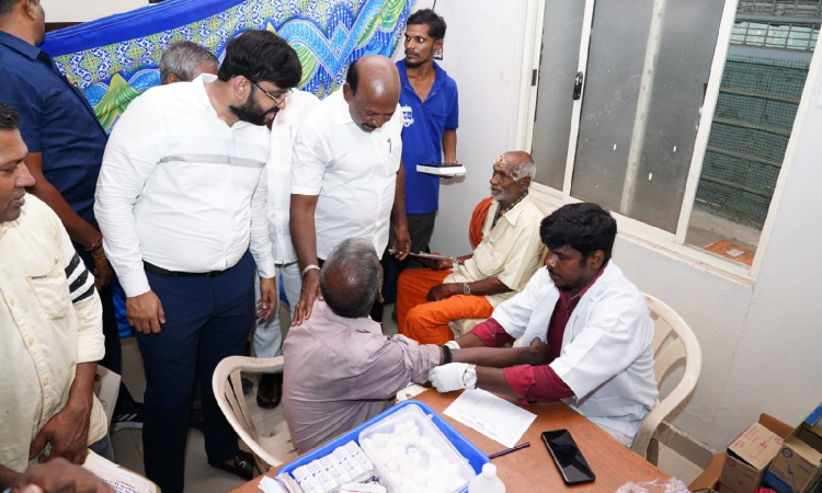 Varumun Kappom scheme: Free full body check-up worth Rs 25 cr across TN Varumun Kappom scheme: Free full body check-up worth Rs 25 cr across TN