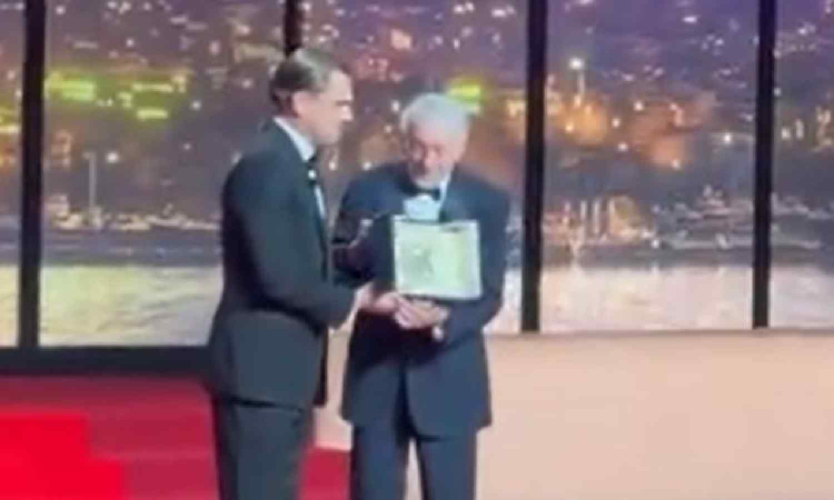 Cannes 2025: Leonardo DiCaprio presents Robert De Niro with honorary Palme dOr for Lifetime Achievement Cannes 2025: Leonardo DiCaprio presents Robert De Niro with honorary Palme dOr for Lifetime Achievement