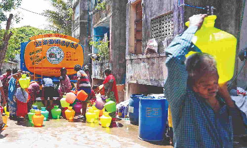 Chennai: Litres of water wasted, Metro Water’s passive attitude under fire Chennai: Litres of water wasted, Metro Water’s passive attitude under fire