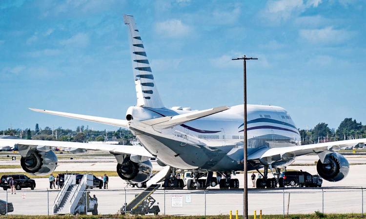Emoluments debate: Qatars plane for Trump fuels ethical concerns Emoluments debate: Qatars plane for Trump fuels ethical concerns