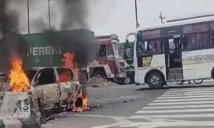 Car crashes into median near Poonamallee, goes up in flames Car crashes into median near Poonamallee, goes up in flames