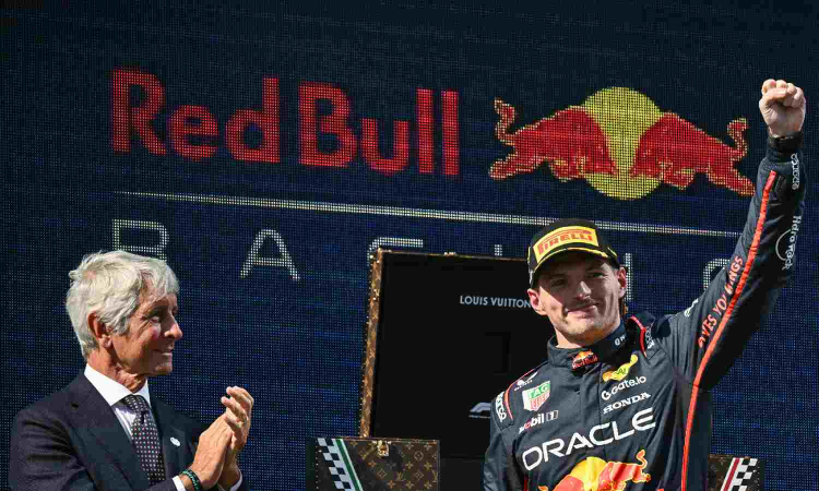 Verstappen takes dominant win in Imola Verstappen takes dominant win in Imola
