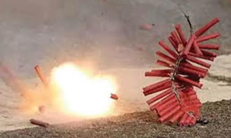 Tamil Nadu: Materials used to make crackers illegally seized Tamil Nadu: Materials used to make crackers illegally seized