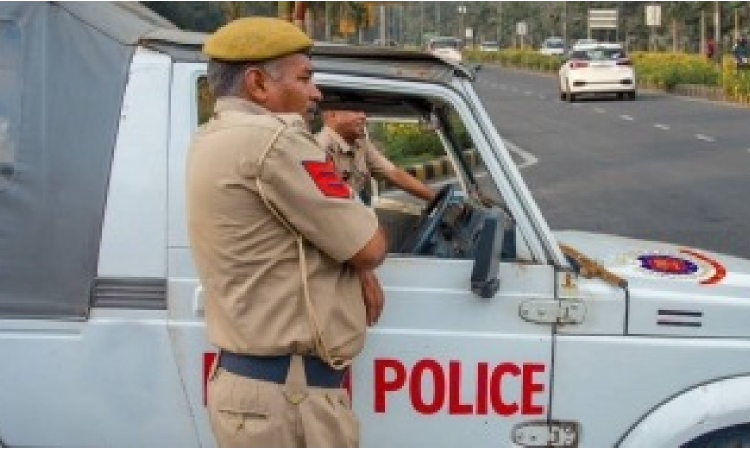 Delhi Police nab 121 illegal Bangladeshi immigrants, to be deported Delhi Police nab 121 illegal Bangladeshi immigrants, to be deported