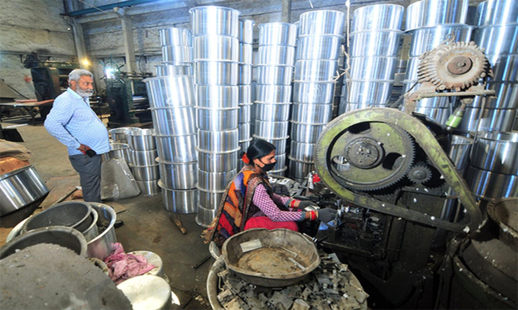 MSME loan demand grew 11%, but supply declined 11% in Jan-Mar 2025: SIDBI Report MSME loan demand grew 11%, but supply declined 11% in Jan-Mar 2025: SIDBI Report