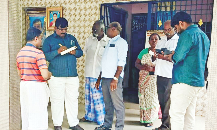 Thanjavur cops seize 450 kg illegal cracker stocks Thanjavur cops seize 450 kg illegal cracker stocks