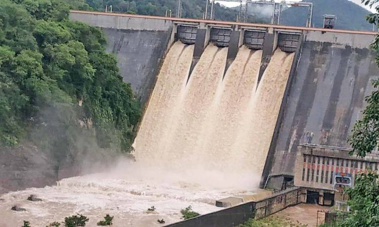 TN farmers seek early water release as Periyar, Vaigai dams near full capacity TN farmers seek early water release as Periyar, Vaigai dams near full capacity