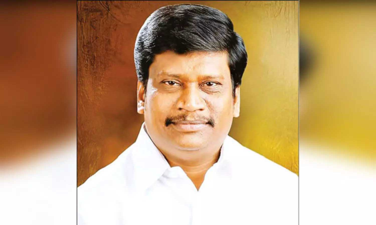DMK MLA donates month’s salary worth books to public library DMK MLA donates month’s salary worth books to public library