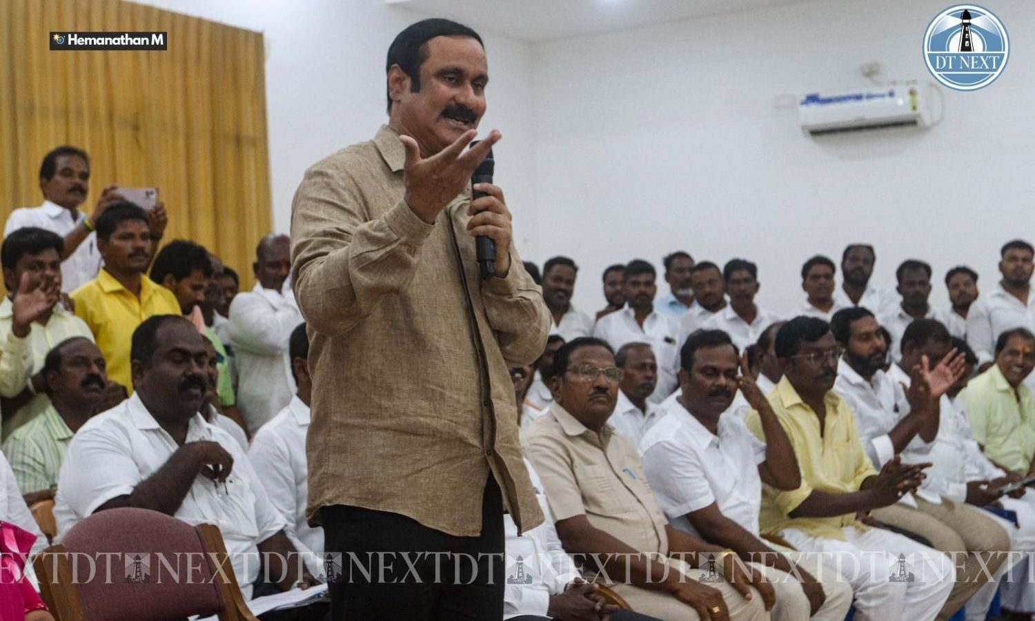 பாமக நிர்வாகிகள் கூட்டத்தில், அன்புமணி தன்னுடைய தலைமை திறனை வெளிப்படுத்தினார்