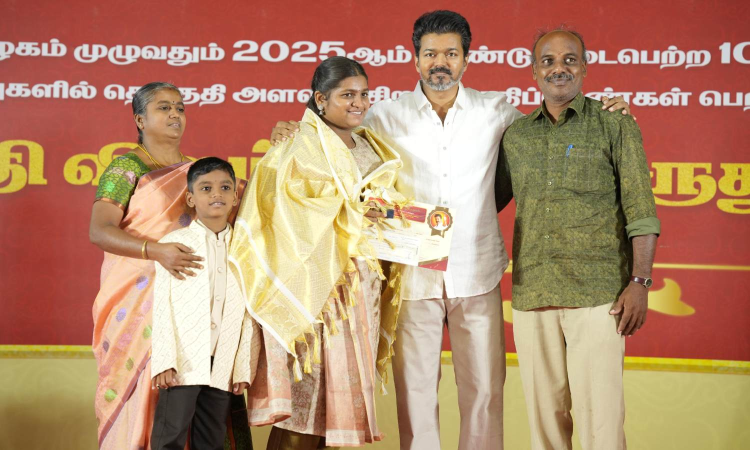Vijay urges his supporters to perform their democratic duty by electing incorruptible leaders Vijay urges his supporters to perform their democratic duty by electing incorruptible leaders