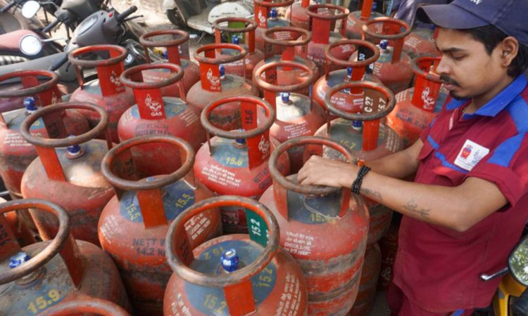 ATF price cut by 3%, commercial LPG rate down by Rs 24 ATF price cut by 3%, commercial LPG rate down by Rs 24