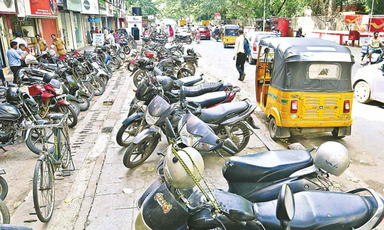 Public bus stop turns into private parking spot outside Chennai pvt hospital Public bus stop turns into private parking spot outside Chennai pvt hospital