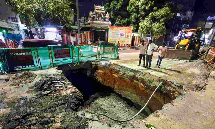 Two weeks after OMR sinkhole incident, another road caves in at Chennai Two weeks after OMR sinkhole incident, another road caves in at Chennai
