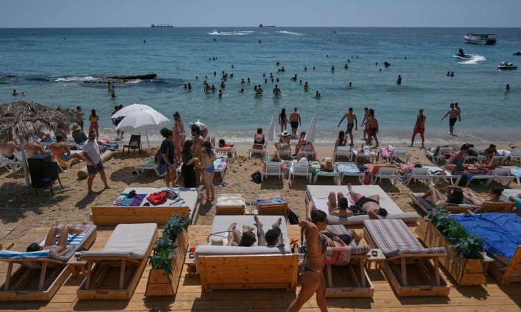 Lebanon aims to lure back wealthy Gulf tourists to jumpstart its war-torn economy Lebanon aims to lure back wealthy Gulf tourists to jumpstart its war-torn economy