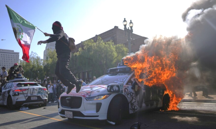 Protests intensify in Los Angeles after Trump deploys hundreds of National Guard troops