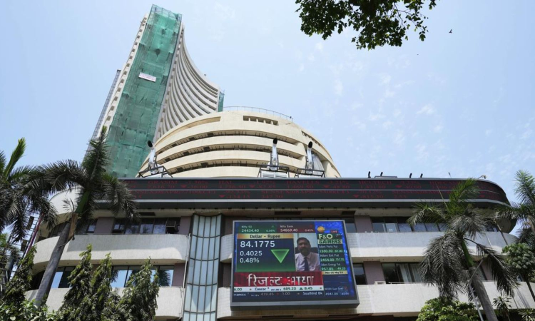 FPIs offload Rs 17,741 crore in July, trend may reverse after trade tensions wane FPIs offload Rs 17,741 crore in July, trend may reverse after trade tensions wane