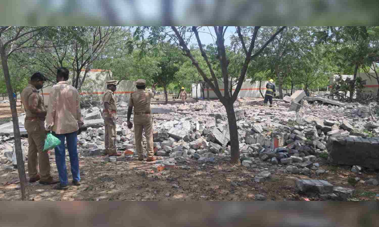 3 workers killed, two others hurt in Virudhunagar cracker unit blast 3 workers killed, two others hurt in Virudhunagar cracker unit blast