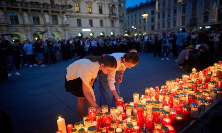 Austria falls silent for minute as questions remain about motive for deadly school shooting Austria falls silent for minute as questions remain about motive for deadly school shooting