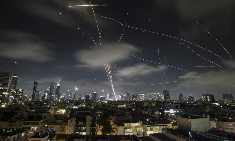 New Israeli strikes hit Tehran as Iran warns US involvement would risk all-out war New Israeli strikes hit Tehran as Iran warns US involvement would risk all-out war