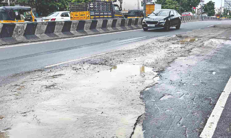 Chennai Citizen Connect: CMWSSB urged to arrest leakage of water on Velachery Bypass Road Chennai Citizen Connect: CMWSSB urged to arrest leakage of water on Velachery Bypass Road