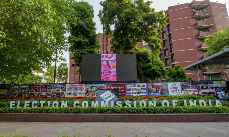 No change in instructions for SIR in Bihar, says EC after advertisement leads to confusion No change in instructions for SIR in Bihar, says EC after advertisement leads to confusion