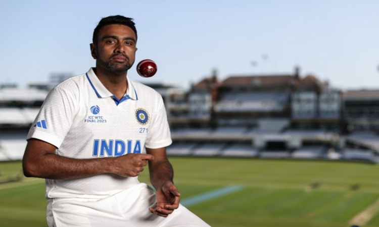 Please score double hundreds: Ashwin to Pant