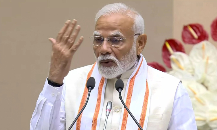 PM Modi inaugurates, dedicates to nation Rs 4,900 crore worth projects in TN PM Modi inaugurates, dedicates to nation Rs 4,900 crore worth projects in TN