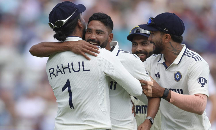 Play resumes on Day 5 in 2nd Test between India and England after rain delay Play resumes on Day 5 in 2nd Test between India and England after rain delay