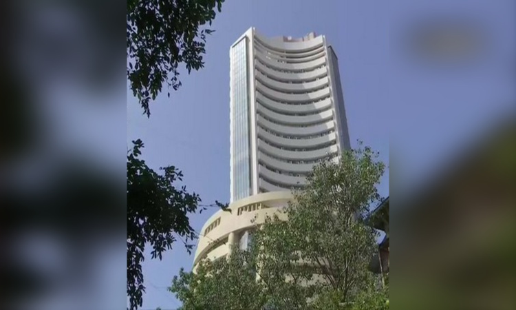Nifty, Sensex open flat in red as Trump tariffs take centre stage, investors await clarity Nifty, Sensex open flat in red as Trump tariffs take centre stage, investors await clarity