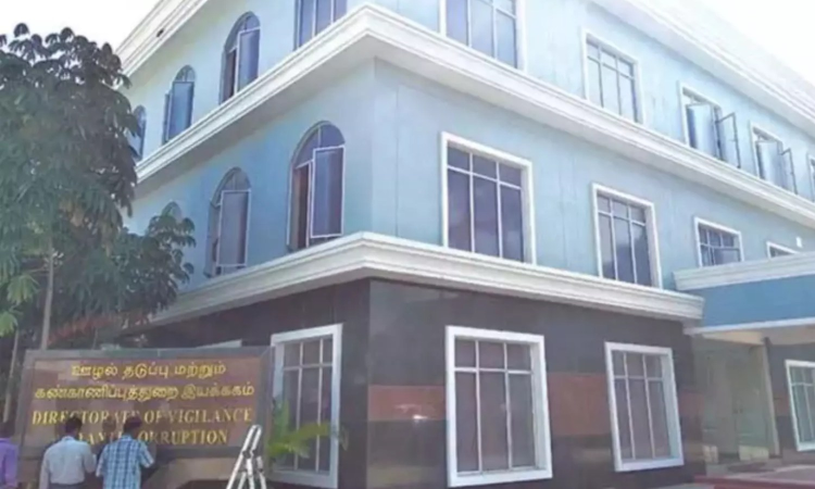 Bribe for one sub-registrar seized from another’s car, DVAC registers case Bribe for one sub-registrar seized from another’s car, DVAC registers case