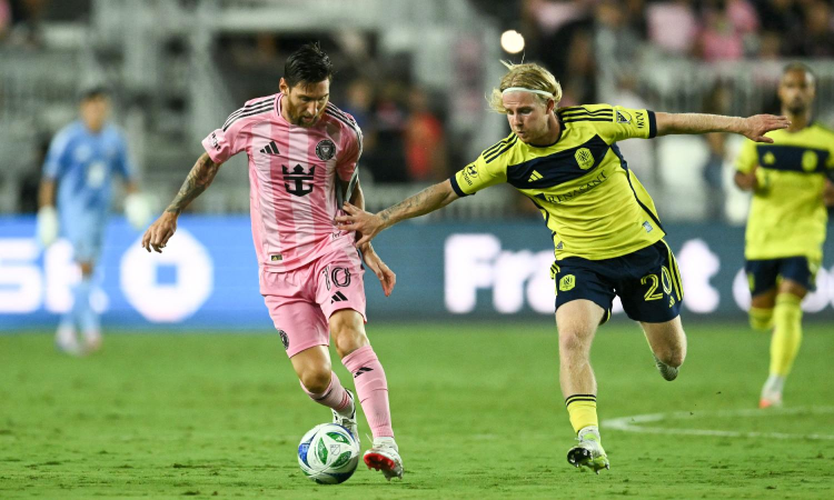 Messi scores twice for 5th straight game as Miami beats Nashville Messi scores twice for 5th straight game as Miami beats Nashville