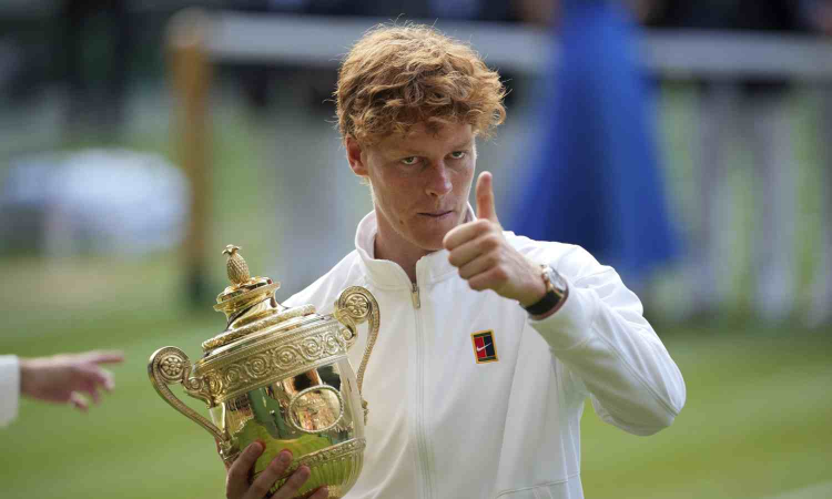 Jannik Sinner beats 2-time defending champion Carlos Alcaraz to win his first Wimbledon title