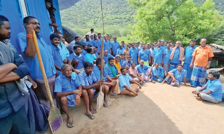 Tamil Nadu: Water flow through Ellis Saddle stops as inflow drops Tamil Nadu: Water flow through Ellis Saddle stops as inflow drops