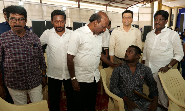 Ma Su receives petitions in ‘Ungaludan Stalin’ camp, orders officials to expedite redressal Ma Su receives petitions in ‘Ungaludan Stalin’ camp, orders officials to expedite redressal