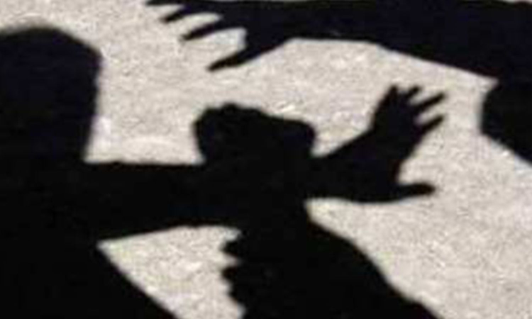 Drunk Class 12 boys attack teacher in Virudhunagar Drunk Class 12 boys attack teacher in Virudhunagar