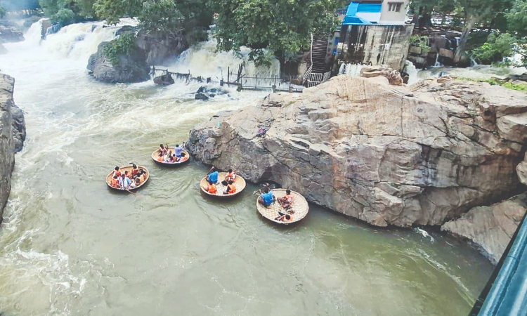 The release of surplus water from Mettur dam stopped The release of surplus water from Mettur dam stopped