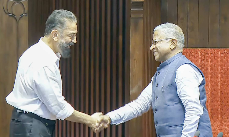 Kamal Haasan, 3 others take oath as Rajya Sabha MPs in Tamil Kamal Haasan, 3 others take oath as Rajya Sabha MPs in Tamil