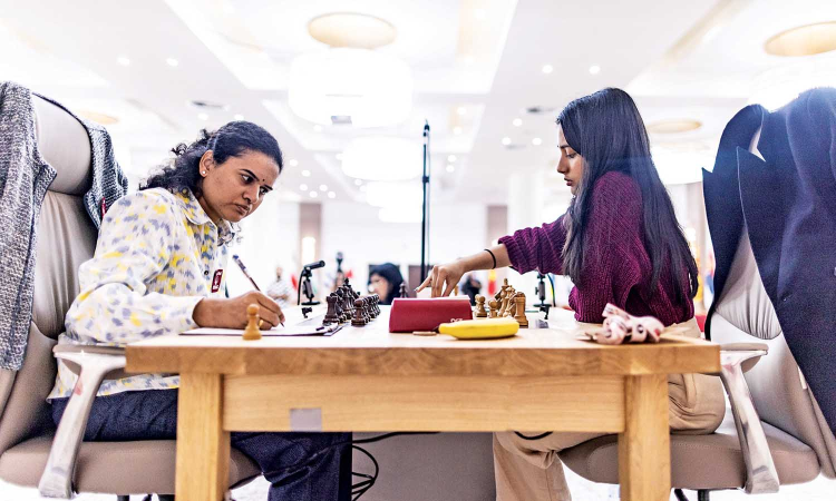 FIDE Womens World Cup final: Humpy draws with Divya in first game FIDE Womens World Cup final: Humpy draws with Divya in first game